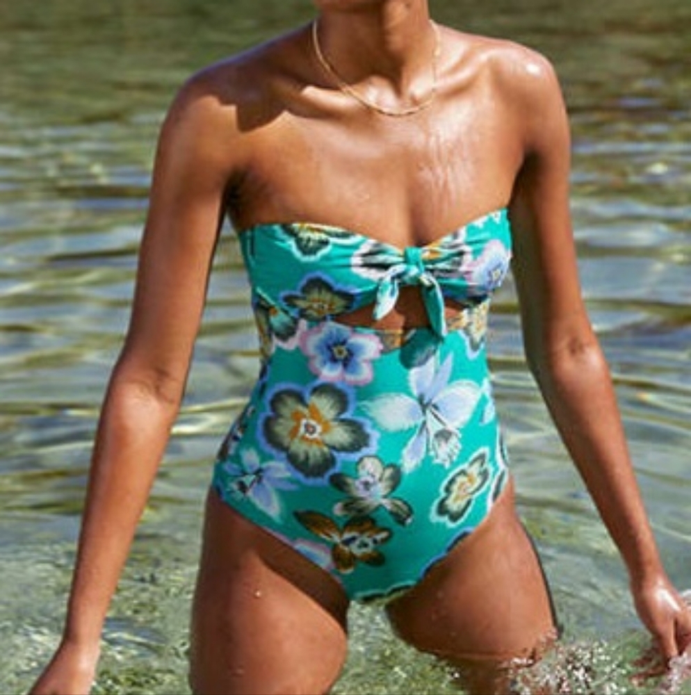🚤AERIE FRONT TIE CUT OUT ONE PIECE SWIMSUIT SIZE M